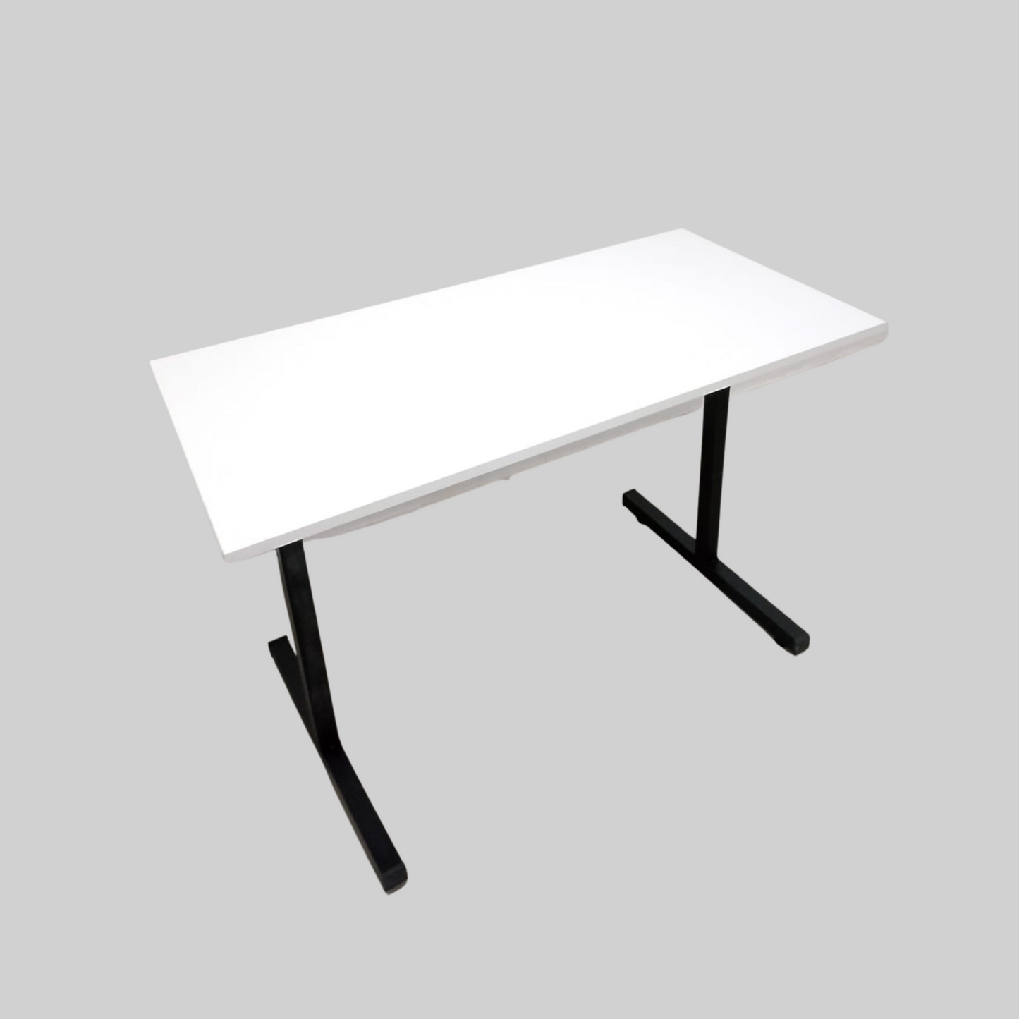 Bureau en Bois & Fer – Design Robuste