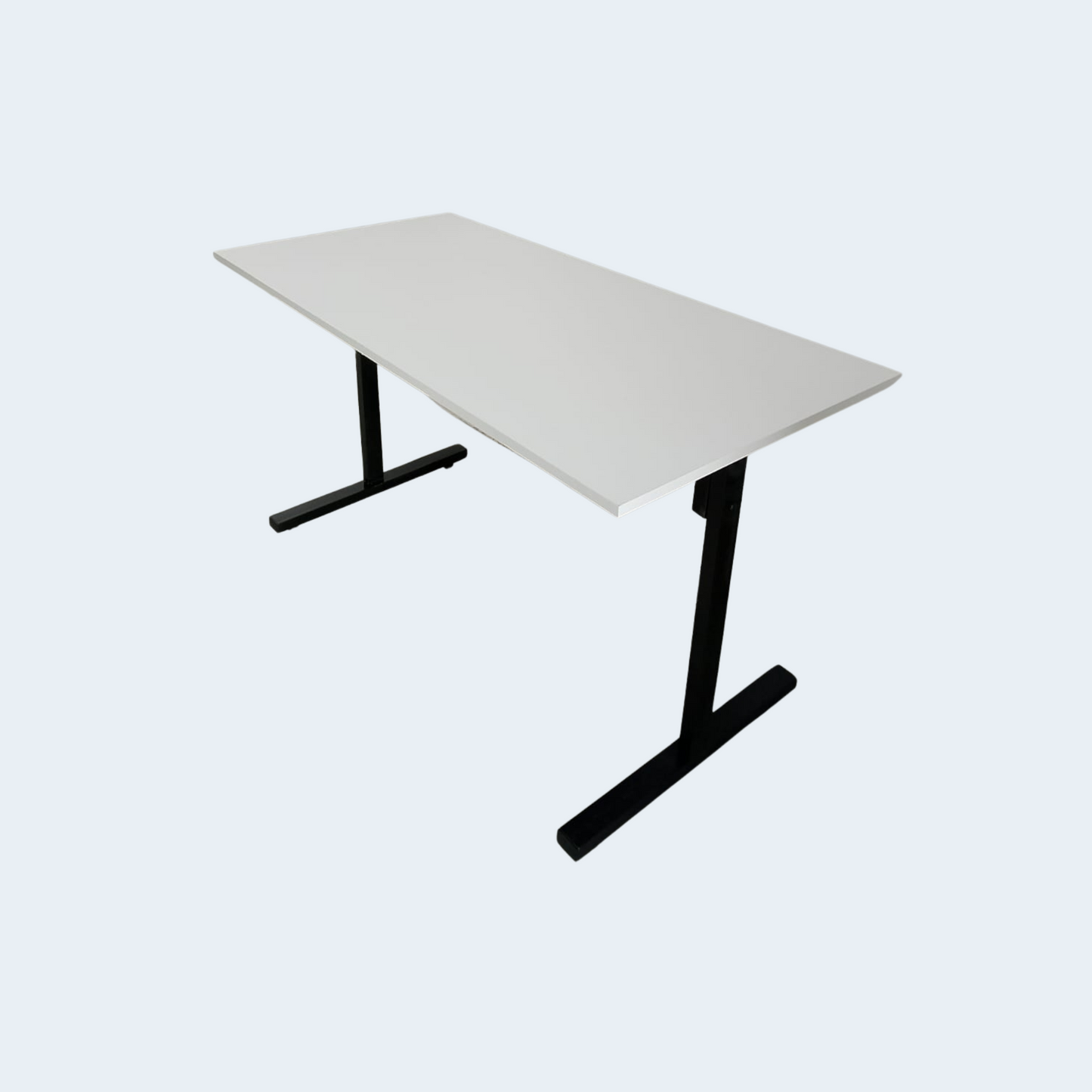 Bureau en Bois & Fer – Design Robuste